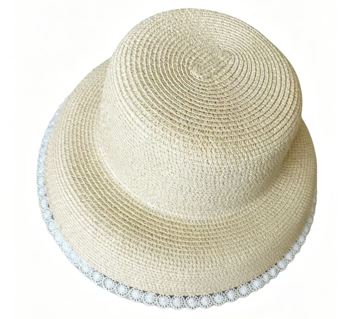 Vintage Style Straw Sun Hat with Lace Edge & Pearl Chin Strap for Summer Beach
